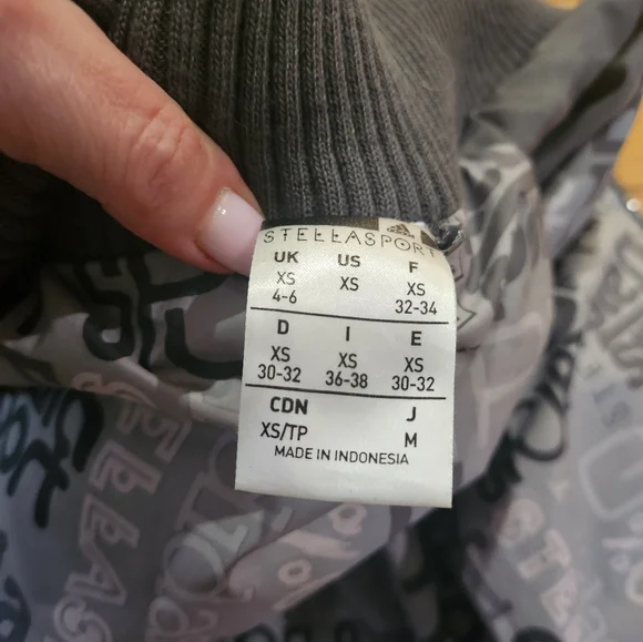 Stella Mccartney × Adidas cropped puffer jacket XS - Picture 5 of 9